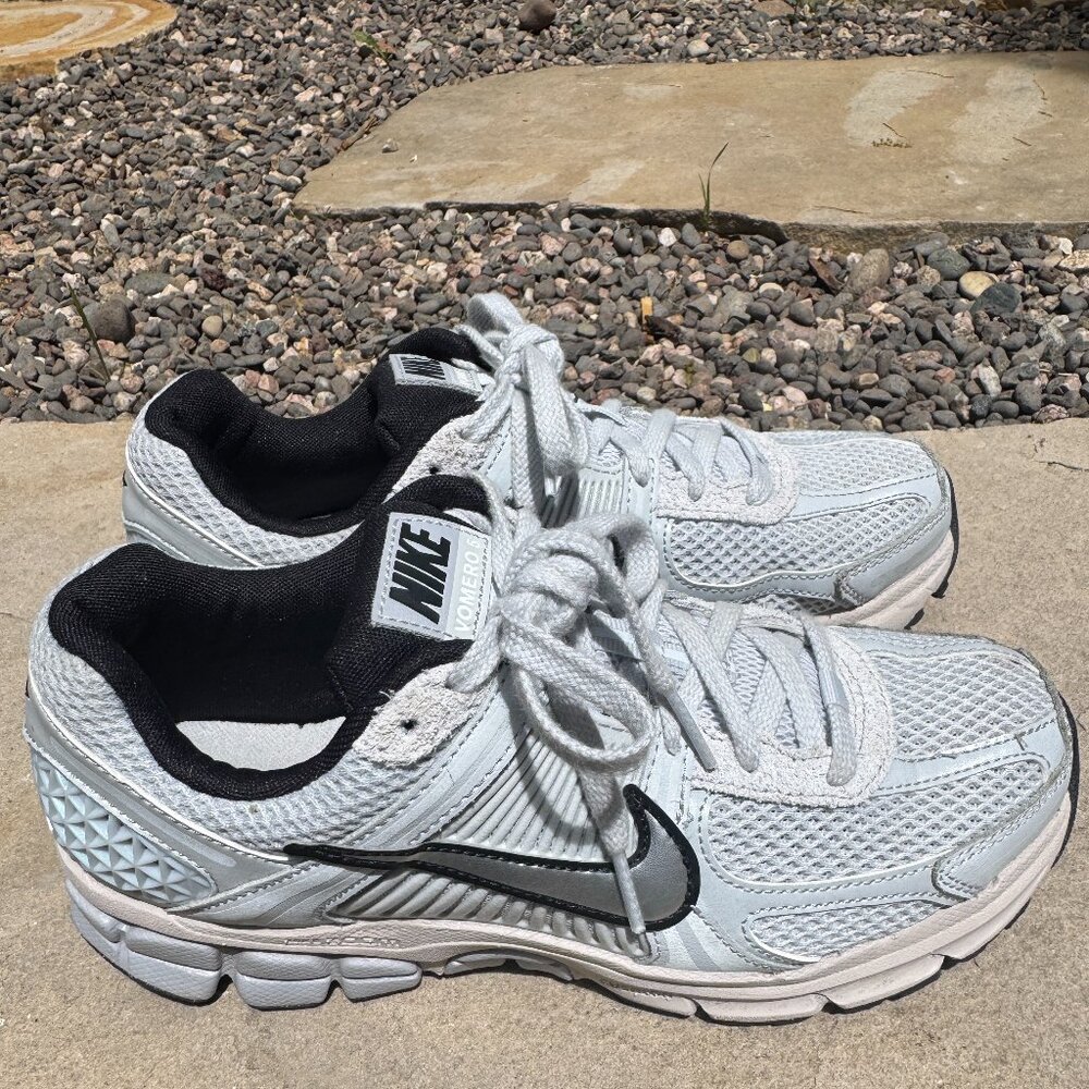 Nike Vomero 5